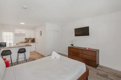 Sunset Garden Pompano